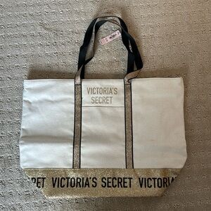 NWT Victorias Secret zip tote